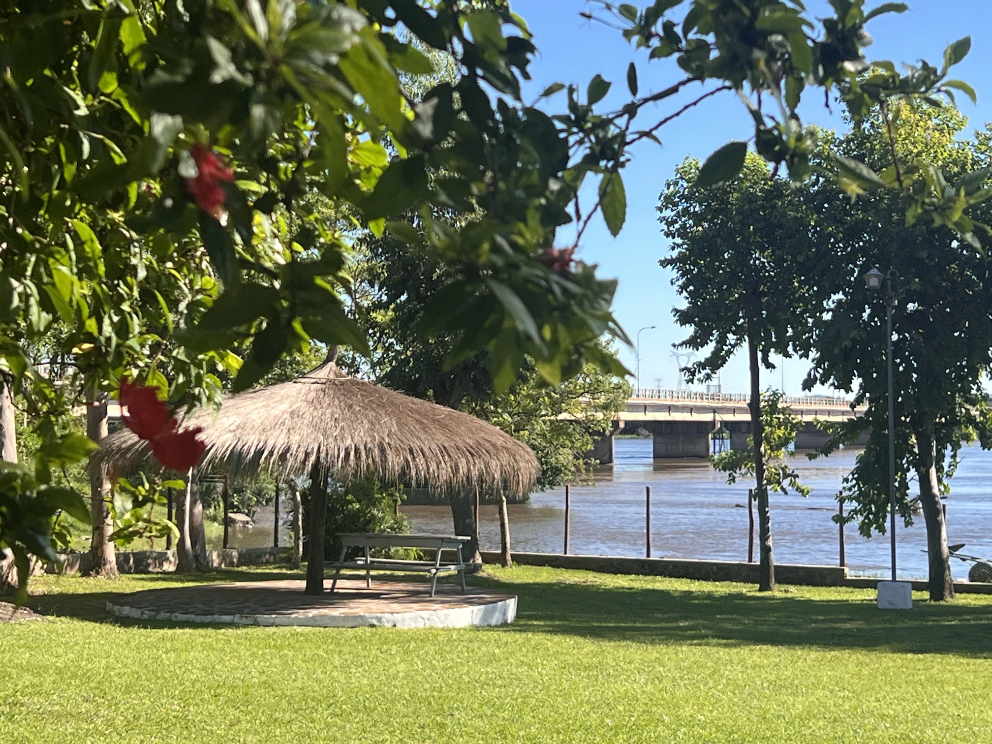 Pause am Fluss in Villa Florida